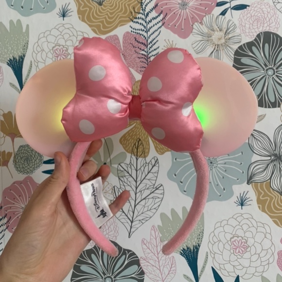 Pink Light Up Disney World Minnie Ears - Picture 3 of 3